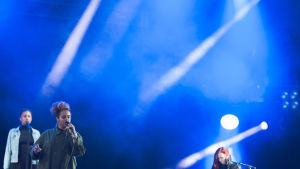 - Jag tycker att det finns för få kvinnliga förebilder som är ärliga med sina brister. Jag vill bara visa på att kvinnor är komplexa, säger Seinabo Sey. Seinabo Sey uppträder på Ruisrock 2016