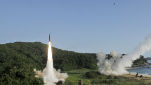 Uppskjutning av missiler i samband med USA:s och Sydkoreas gemensamma militärövning 5.7.2017 Uppskjutning av missiler i samband med USA:s och Sydkoreas gemensamma militärövning 5.7.2017