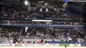 Matchen i Esbo sågs av 5 723 ögonpar. Matchen i Esbo lockade publik.
