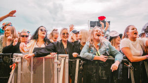Det är ännu oklart om det blir en Ruisrock i sommar, men festivalarrangörerna är hoppfulla. Innokasta yleisöä kolumbialaisartisti J Balvinin keikall Ruisrockissa.