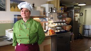 Tuula Nokelainen driver en lunchrestaurang i Jyväskylä. Tuula Nokelainen driver en lunchrestaurang i Jyväskylä.