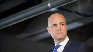 Fredrik Reinfeldt gav över ordförandeklubban till Kinberg Batra efter valet 2014. Fredrik Reinfeldt