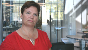 Samkommunsdirektören Sofia Ulfstedt är bestört och lovar att gå till botten med anklagelserna. Sofia Ulfstedt är ny chef på Kårkulla.