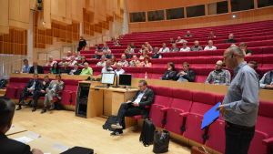 Uppslutningen på paneldebatten i Korsholm var måttlig. Vargforum i Korsholms kulturhus.