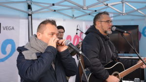 Fredrik Furu och Jack Vreeswijk uppträdde. Fredrik Furu och Jack Vreeswijk på Näsdagen i Jakobstad 2018.