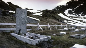 Ernest Shackleton begravdes vid Grytviken på Sydgeorgien Ernest Shackletons grav på Sydgeorgien