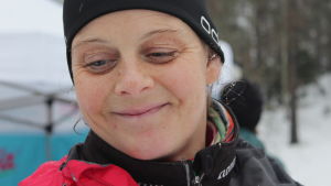 Maria Ljungqvist vid ÖSK är en av dem som håller i trådarna under Barnens snödagar. Kvinna som ler