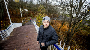 Julen Leandro har två modersmål, och talar dessutom svenska nästan flytande. porträttbild på Julen Leandro