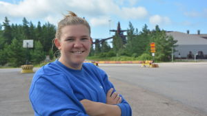 Ingås tekniska chef Alexandra Forsén. Alexandra Forsén jobbar som arbetsledare vid Koverhars gamla stålverk i Lappvik.
