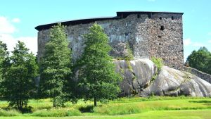Raseborgs ruiner hör till Snappertunas främsta sevärdheter. Raseborgs slottsruiner.