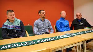 Pavel Kutsnezov, Roman Murzin, Tomi Gröhn och Pertti Koponen träffade pressen på onsdagen. Pavel Kutsnezov, Roman Murzin, Tomi Gröhn och Pertti Koponen från Akilles Bandy.