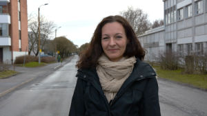 Marina Lindell uppmanar politiker och tjänstemän att komma ner från elfenbenstornet och börja kommunicera genuint med invånarna. Demokratiforskare Marina Lindell