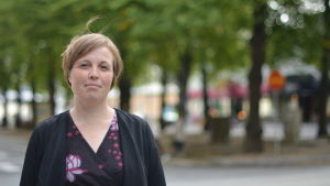 Karin Erlandsson skriver böcker både för barn och vuxna. Författaren Karin Erlandsson.