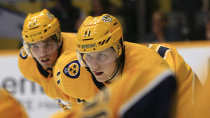 Eeli Tolvanen har inte spelat NHL-hockey denna höst. Eeli Tolvanen i en träningsmatch.