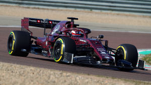 Räikkönen körde med säsongens bil på torsdagen. Kimi Räikkönen kör Alfa Romeos bil