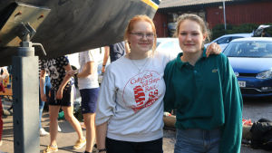 Ellen Saarinen och Ingrid Sundman. Ellen Saarinen och Ingrid Sundman från scoutkåren Vikingaflickorna