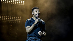 Ett hallelluja-moment som pågår i tre minuter. Något mindre kan vi inte förvänta oss då John Lundvik äntrar scenen med "Too Late for Love" för Sveriges del. john lundvik