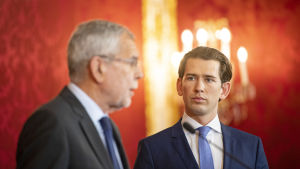 Sebastian Kurz hos president Alexander van der Bellen och ber denna inleda processen för nyval. Kurz är hos president Alexander van der Bellen och ber denna inleda processen fö nyval