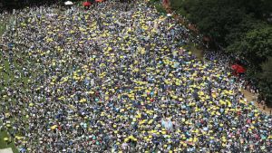 Upp till en halv miljon Hongkongbor väntas delta i söndagens protester som kan bli de största på 15 år. Upp till en halv miljon Hongkongbor väntas delta i söndagens protester som kan bli de största på 15 år