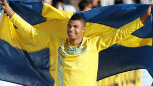 Tornéus tog EM-brons i Helsingfors 2012. Michel Tornéus jublar efter EM-brons.