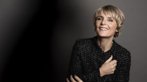 Hanne-Vibeke Holsts roman "Som pesten" är en berättelse starkt förankrad i vår tid. Den danska författaren Hanne-Vibeke Holst.