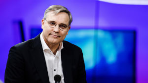 Mikael Pentikäinen hittar positiva signaler i den färska gallupen. Kuvassa on Suomen yrittäjien toimitusjohtaja Mikael Pentikäinen.