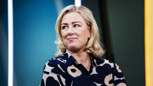 Jutta Urpilainen profilerade sig som en tuff förhandlare under sin period som finansminister. Numera är hon EU-kommissionär. Kuvassa on Jutta Urpilainen Ylen studiossa.