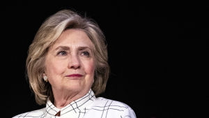 Tidigare utrikesminister och presidentkandidat Hillary Clinton talar under partikonventet på onsdagen. Yhdysvaltain entinen ulkoministeri ja demokraattien presidenttiehdokas Hillary Clinton marraskuussa 2019.