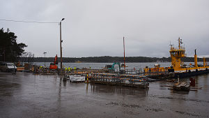 Det byggs lite överallt vid färjfästena i Nagu och Korpo just nu. Byggnadsarbete vid färjfäste.