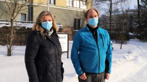 Lärare Ann-Christin Elmvik och utbildningschef Kalle Ojanen ser positivt på det nya samarbetet och de utökade möjligheterna samarbetet medför. Ann-Christin Elmvik och Kalle Ojanen står framför Barkbackens servicehus.