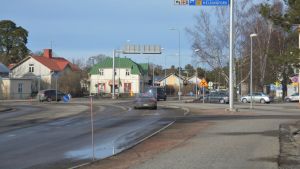 Bebyggelsen vid "Sågväxeln", kunde få bullerskydd. Korsning i Hangö norra