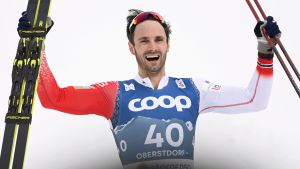 Hans Christer Holund tog sitt andra VM-guld i karriären. hans Christer Holund firar sitt VM-guld.
