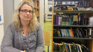 Carita Rouvinen tycker det har varit roligt att delta i Yle Nyhetsskolan. Carita Rouvinen