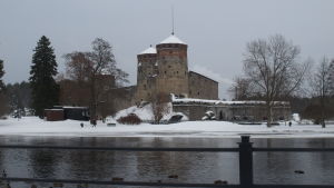 Olofsborg är ett stort dragplåster sommartid i och med operafestspelen i Nyslott. Olofsborg är ett av de populäraste resmålen i insjöfinland i och med operafestspelen.