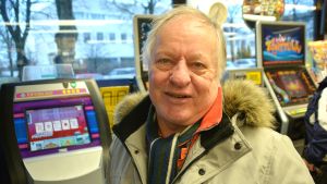 Henry Eriksson tycker inte att företaget Posti sköter sin uppgift. Henry Eriksson