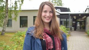 Ann-Katrin Bender (SFP) berättar att styrelsen valde att börja om med anställningsprocessen. Ann-Katrin Bender är ordförande för styrelsen för VNF i Karis.