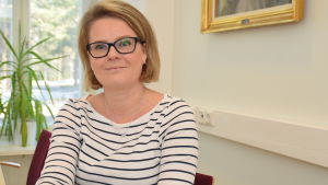 Sommarlovet har börjat för eleverna, men ännu återstår en hel del administrativt jobb innan rektorerna kan ta semester. Monica Lemberg är rektor för de svenska skolorna i Lojo. Monica Lemberg är rektor för de svenska skolorna i Lojo.