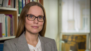 Anna Mäki-Petäjä-Leinonen Potrettikuvassa Anna Mäki-Petäjä-Leinonen, Hyvinvointioikeuden instituutti, Itä-Suomen yliopisto