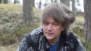 Historikern Teemu Keskisarja har forskat i Johan Adamssons brott och straff Teemu Keskisarja / elämänkertakirjailija / Paloheinän kirjasto /24.04.2018