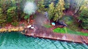 Prostvik Resort i Nagu, en av Airiston Helmis fastigheter. På onsdagen skulle en grupp besökare anlända till Prostvik men enligt Lehtikuva tvingades gruppen byta resmål, då ingen från Airiston Helmi svarat i telefon sedan veckoslutets razzia. Prostvik Resort i Nagu, en av Airiston Helmi - fastigheterna.