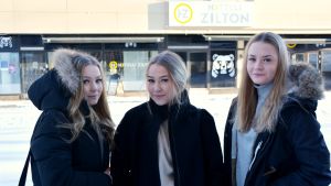 Fr.v.: Mimosa Erikson, Anni Leppälä och Vera Weckman. Fr. v. Mimosa Eriksson, Anni Leppälä och Vera Weckman