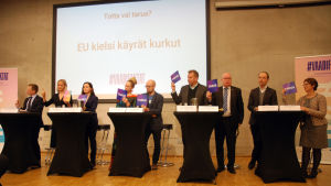 Deltagarna fick bland annat rösta om huruvida vissa myter är falska eller sanna. Röstning i valdebatt om myter förknippade med EU.