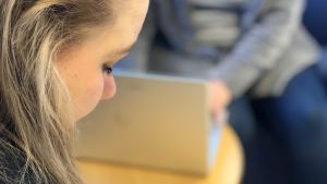 Mobbning kan få allvarliga konsekvenser för den mobbades hälsa. työuupunut esimiehen kanssa