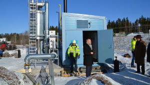 Biogasverket förbränner 1,5 miljoner kubikmeter gas per år. Biogasanläggning invigs