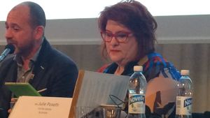 Den australiska journalisten Julie Posetti. pressfrihetsdag i helsingfors