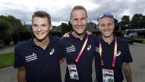 Aleksi Ojala (t.v.), Jarkko Kinnunen och Aku Partanen är redo. Aleksi Ojala (t.v.), Jarkko Kinnunen och Veli-Matti 'Aku' Partanen, inför VM 2017.