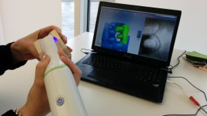 Det finländska familjeföretaget Planmeca säljer apparater till tandläkarmottagningar runtom i världen. 98 procent av produktionen går på export. planmeca, cad/cam, 3d | Det finländska familjeföretaget Planmeca säljer apparater till tandläkarmottagningar runtom i världen. 98 procent av produktionen går på export.
