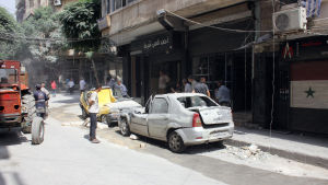 Även regeringskontrollerade västra Aleppo har utsatts för raket- och granatattacker, trots att det humanitära läget inte är så svårt som i de östra delarna av staden Även regeringskontrollerade västra Aleppo har utsatts för raket- och granatattacker, trots att det humanitära läget inte är så svårt som i de östra delarna av staden
