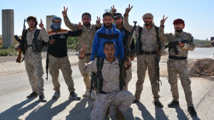 Afrin försvaras av kurdmilisen YPG som med USA:s hjälp drev ut IS från Raqqa SDF-soldater jublar över sina segrar i östra Syrien där IS håller på att trängas tillbaka mot den irakiska gränsen