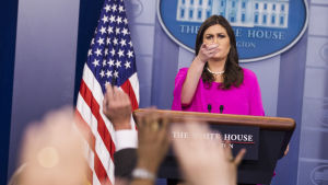 Sarah Huckabee Sanders håller presskonferens. Sarah Huckabee Sanders håller presskonferens.